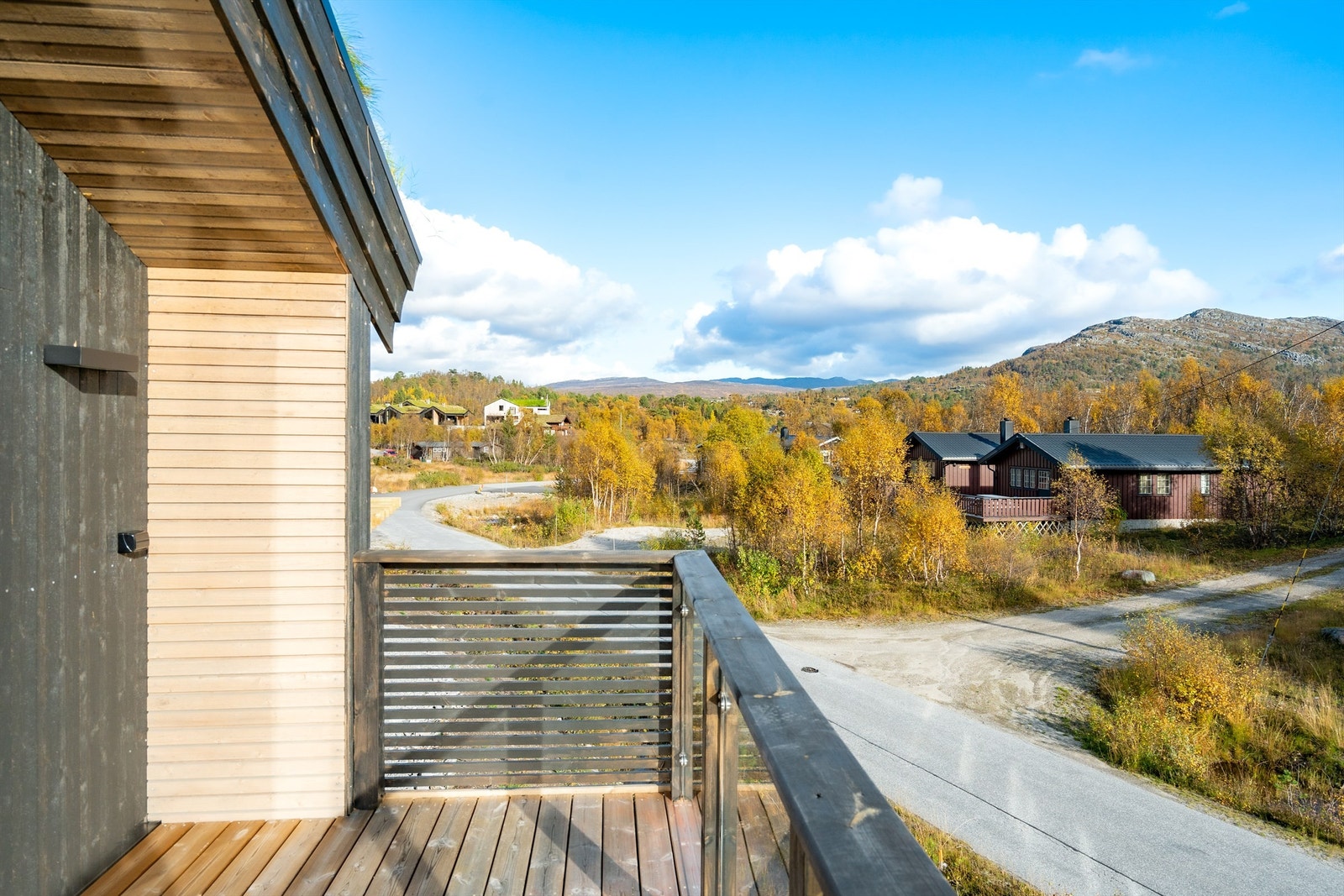 Kan se til Galten og Hyttenutane. Hartevassnutane til høyre. Galleribilde