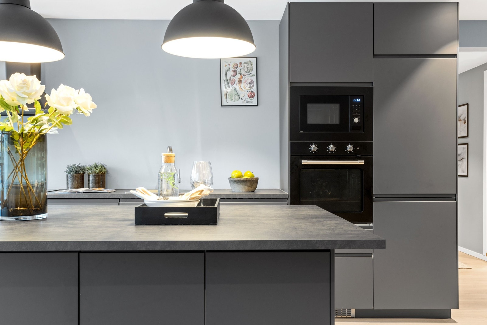 Her kan man slå seg løs og la hele familien delta i matlagingen rundt kjøkkenøya. Galleribilde