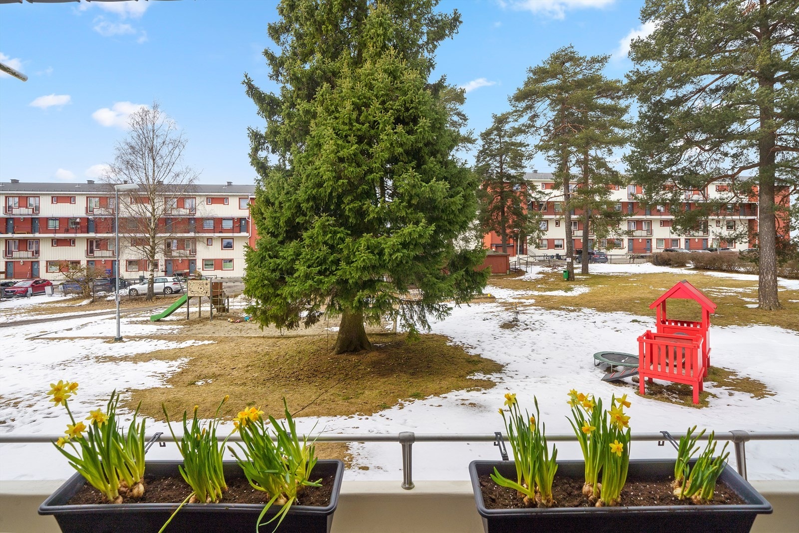 Hyggelig utsyn til borettslagets fellesområder. Galleribilde