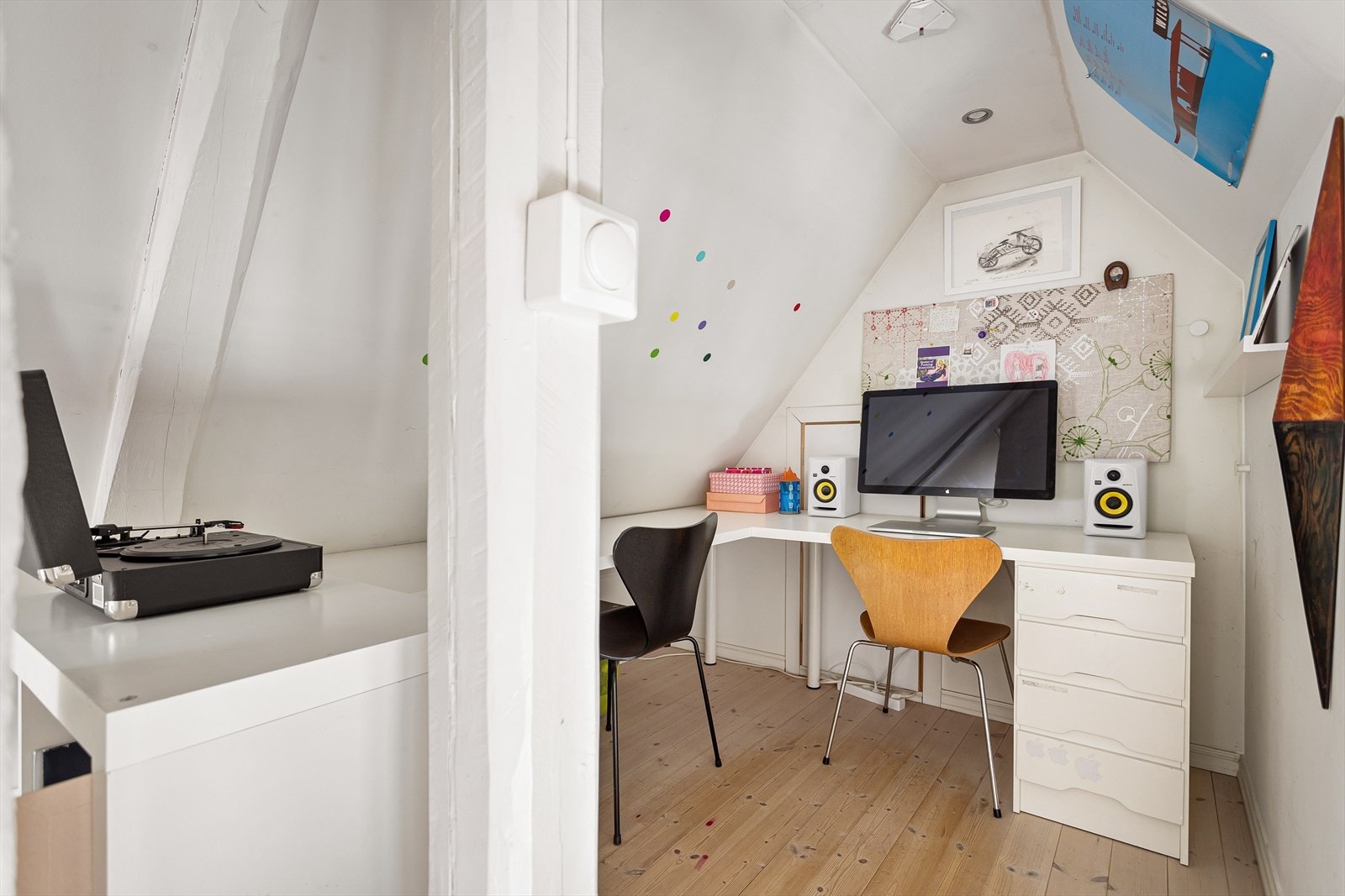 I dag er hemsløsningen innredet med blant annet en praktisk kontorløsning. Her er det mange muligheter. Galleribilde