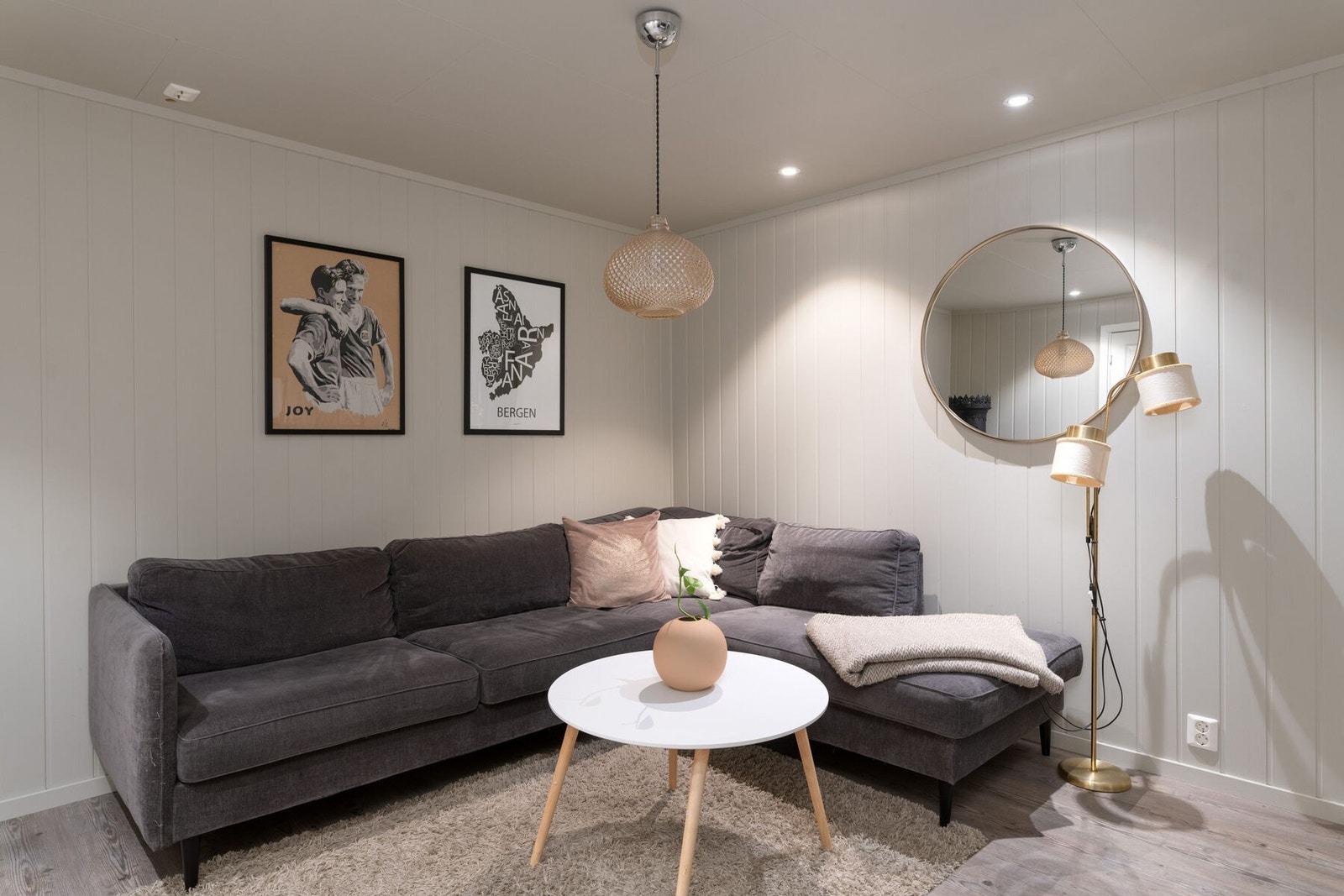 Lun og koselig kjellerstue Galleribilde