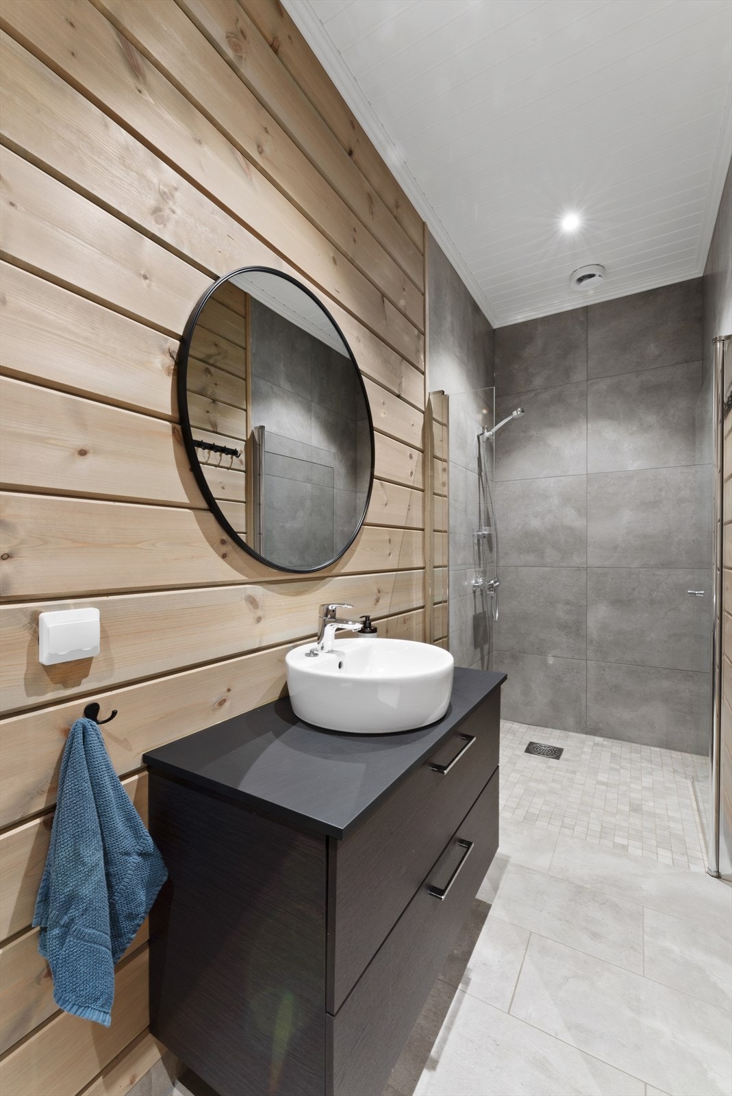 Dusjhjørne og innreiing baderom 2 Galleribilde