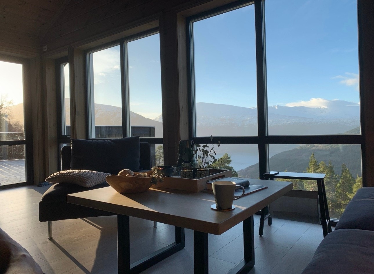 Ikkje værst å ta frukostkaffien med slik utsikt Galleribilde