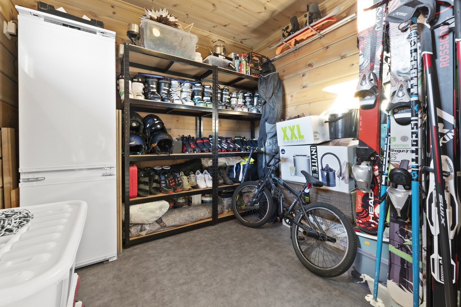 Romslig utebod Galleribilde