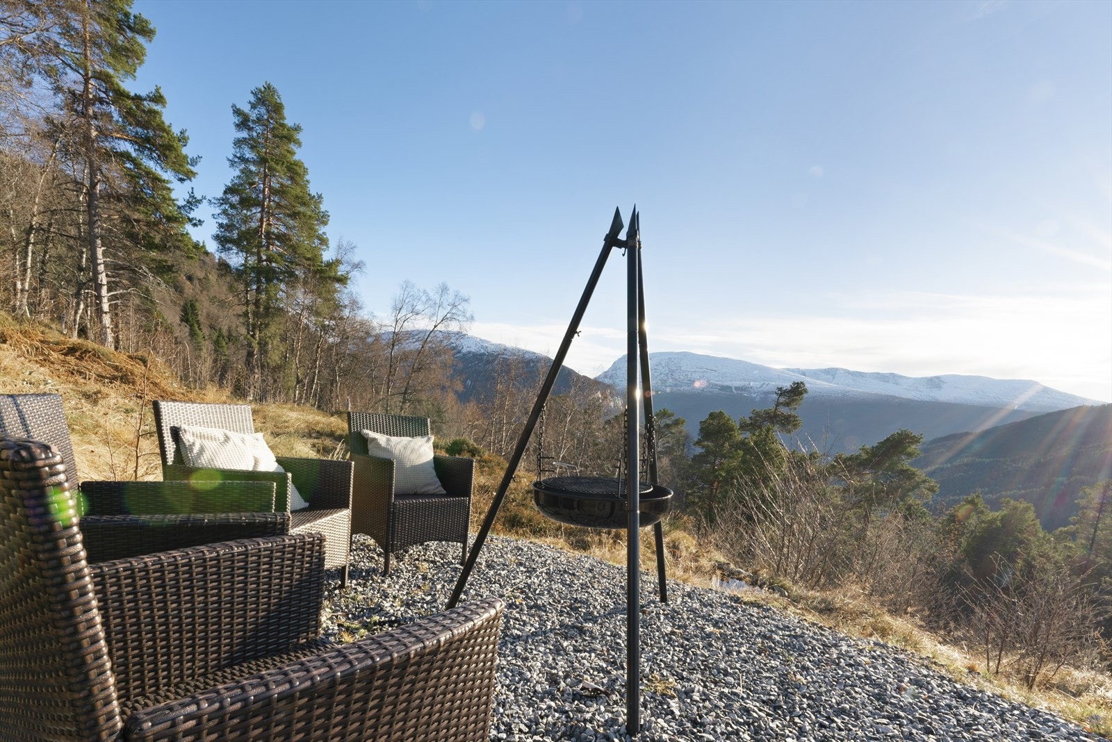 Utsikt mot friområde og nedover dalen Galleribilde