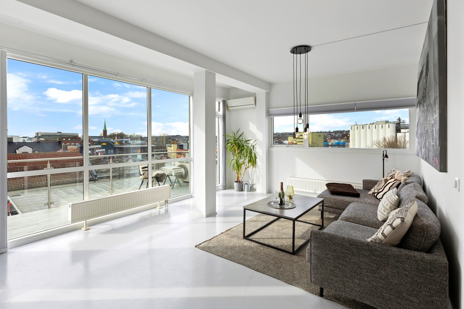 Gudes gate 1A har populær beliggenhet - i hjertet av Moss - med kort vei til alt av fasiliteter. Galleribilde