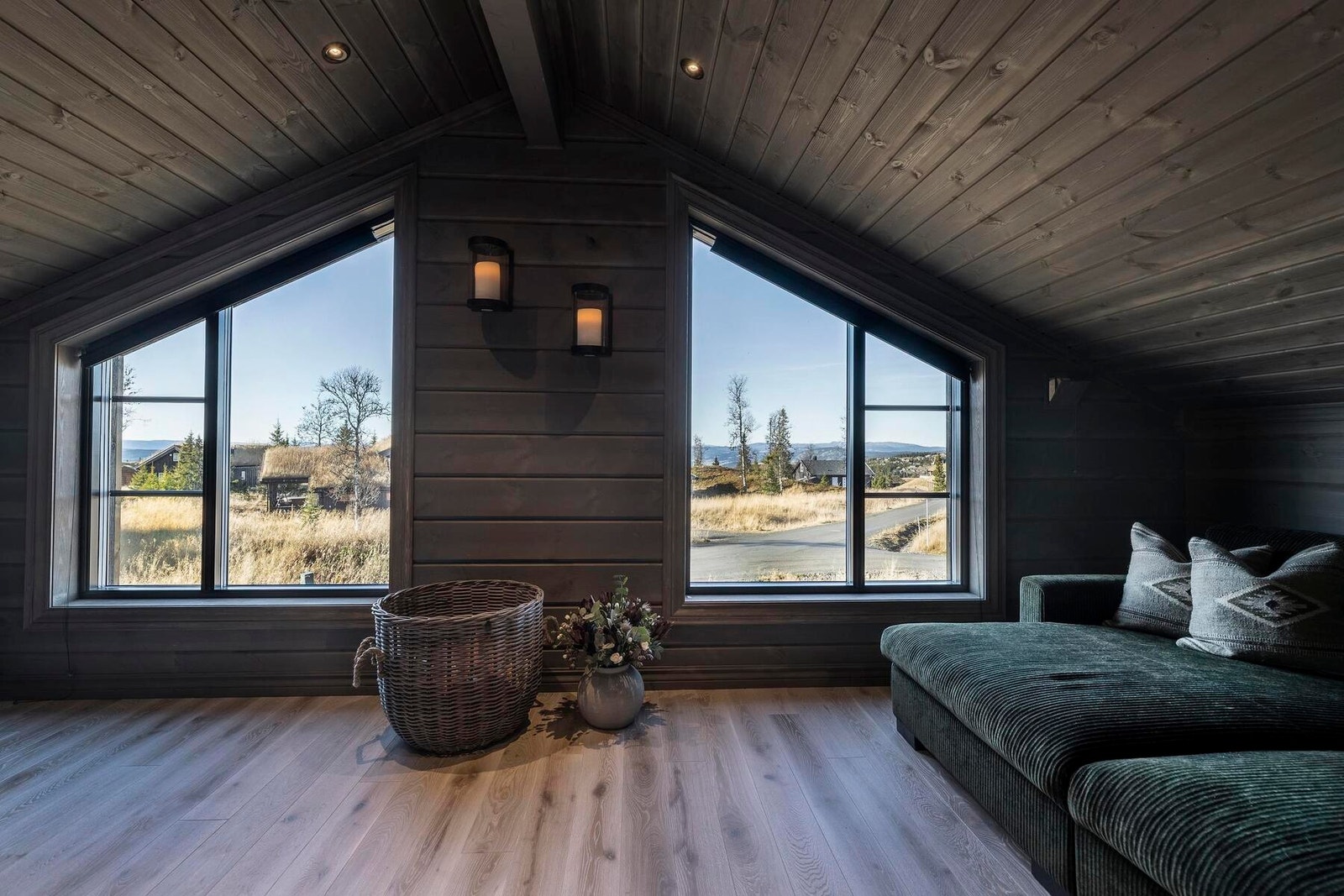 Oppstue har en romslig stue på 21m2 Galleribilde