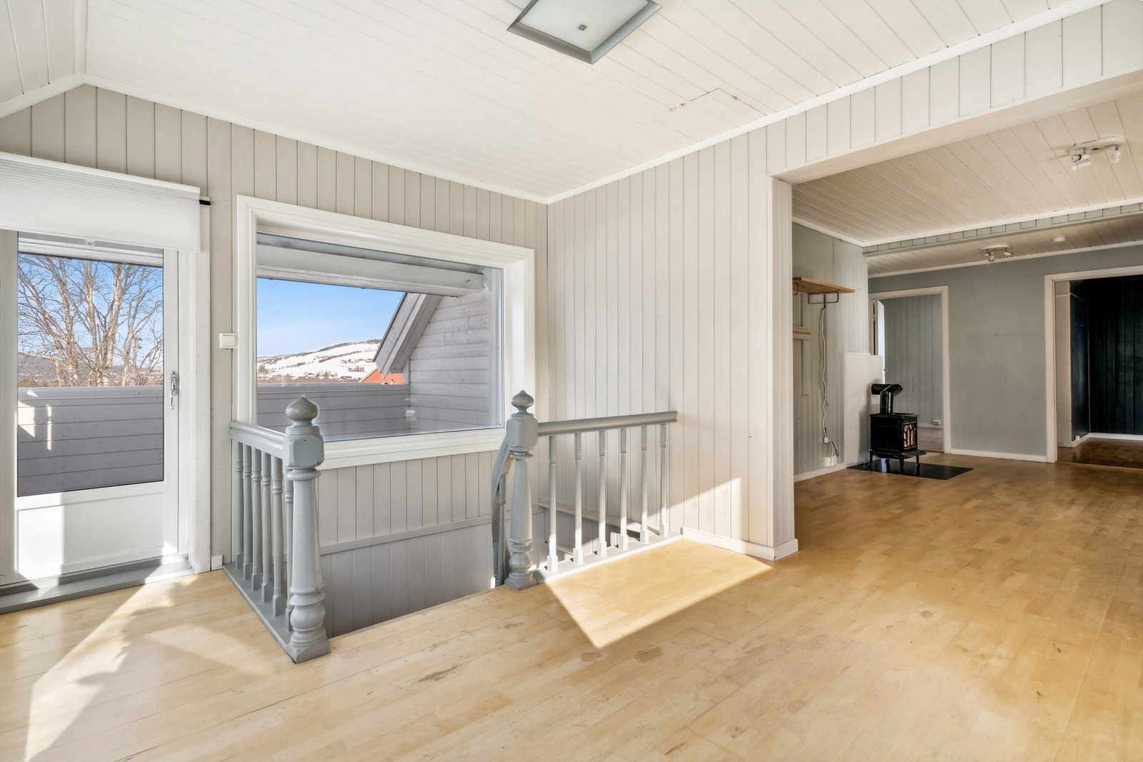 Stue i 2. etasje. Utgang til balkong. Galleribilde