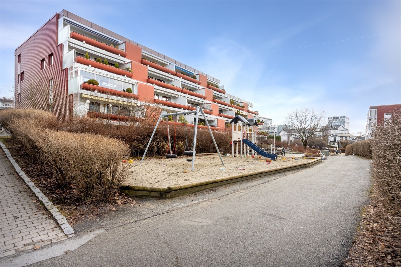 Fasade og fellesareal Galleribilde