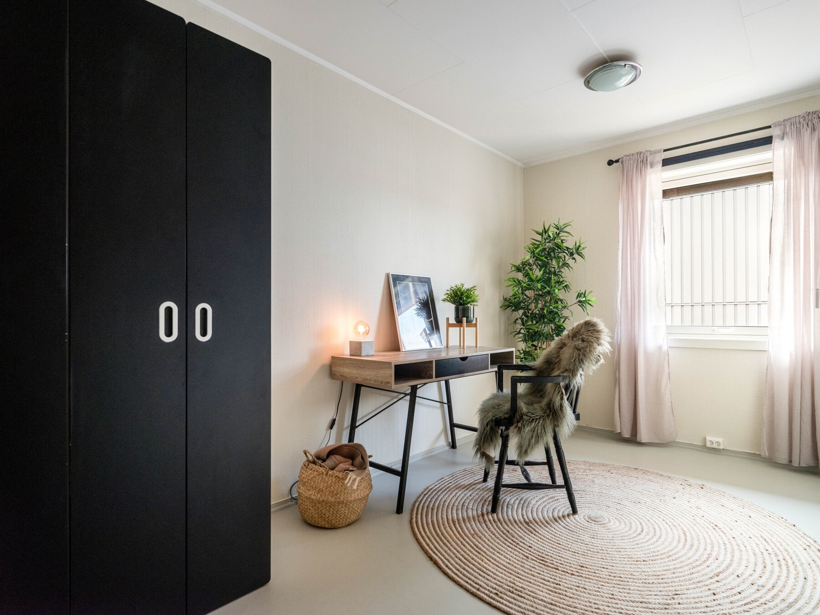 Alle soverommene er av god størrelse og har plass til ønskelig møblement. Galleribilde