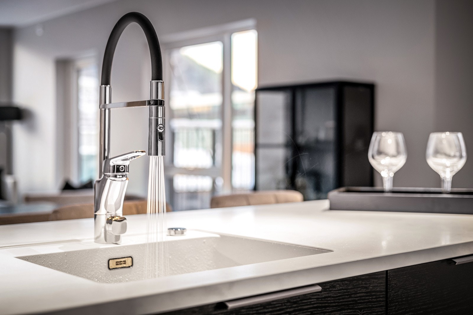 - Detaljer som underlimt oppvaskkum og demping på alle skap/skuffer gir kjøkkenet et mer eksklusivt preg - Galleribilde