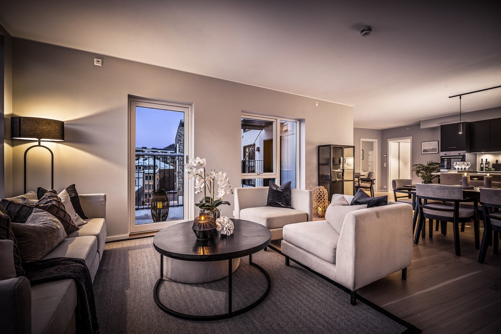 - Stuen innbyr så absolutt til avslapning etter lange dager - Galleribilde