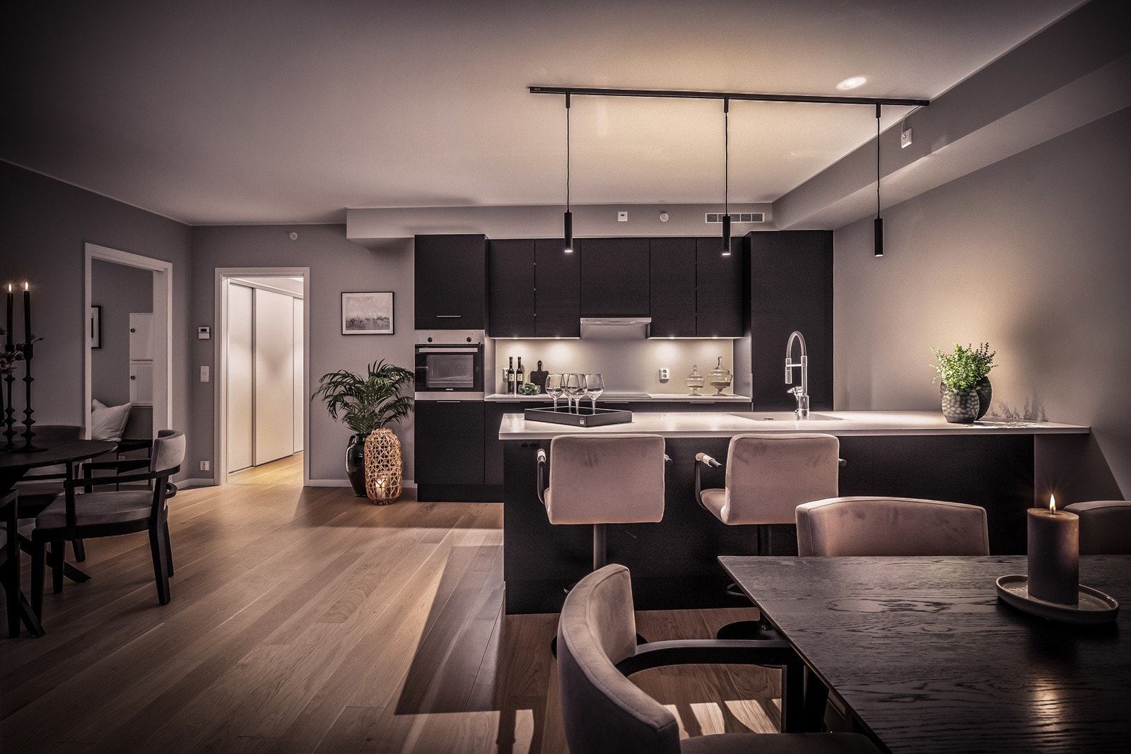 - Dette luftige allrommet passer like godt til hverdags som fest - Galleribilde