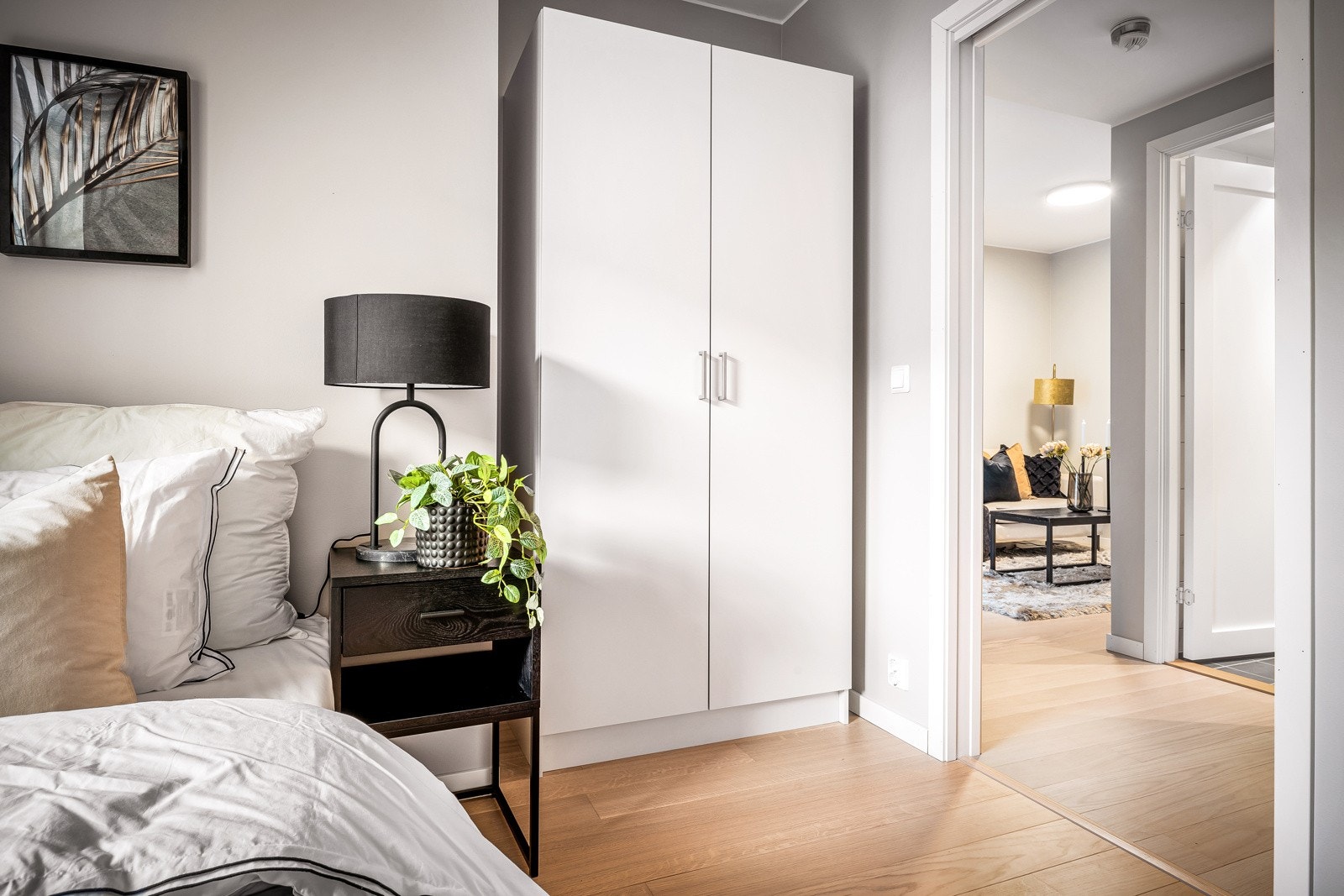 - Det medfølger 1m garderobe pr. sengeplass - Galleribilde