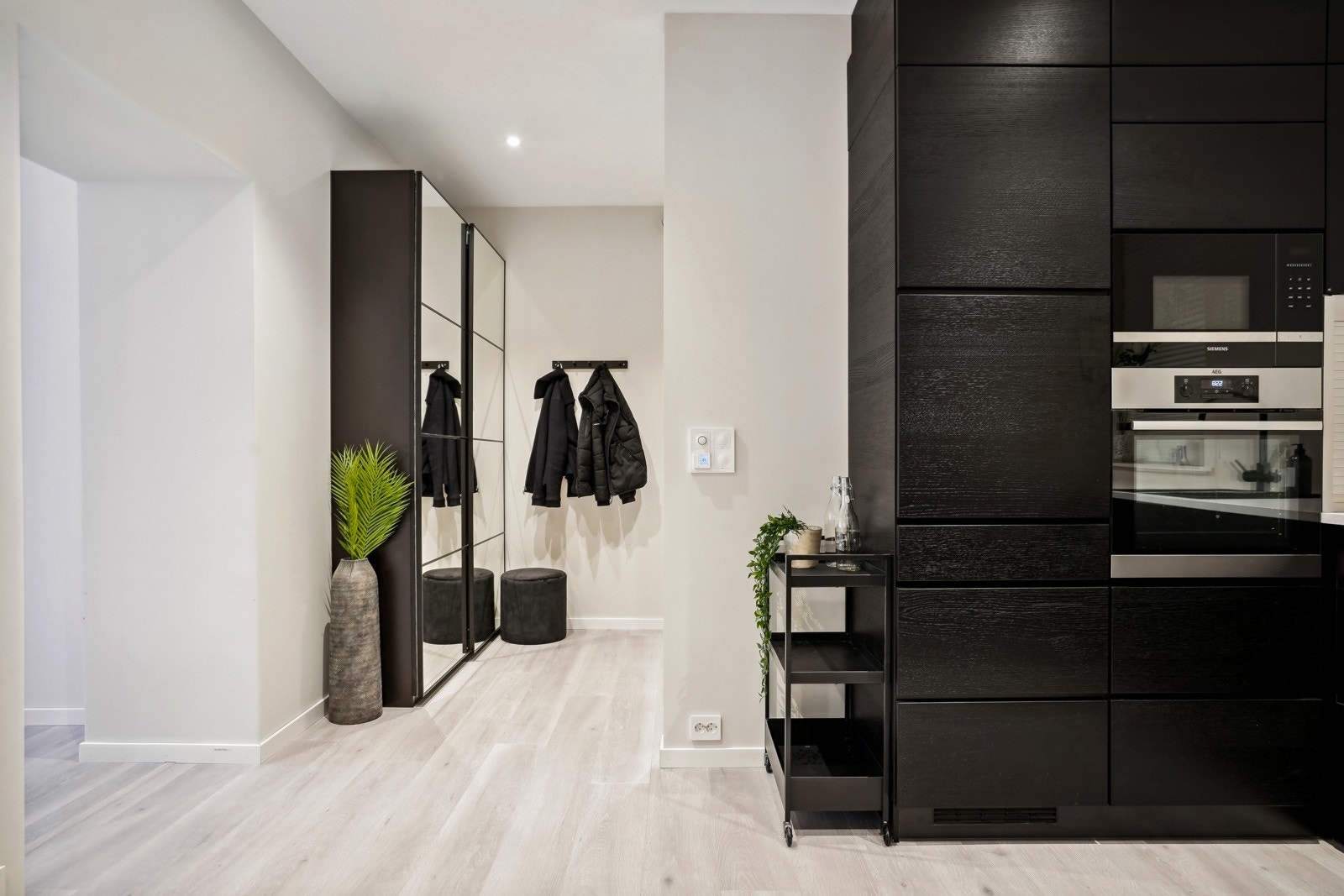 Leiligheten er betydelig modernisert og holder en gjennomgående god standard. Galleribilde