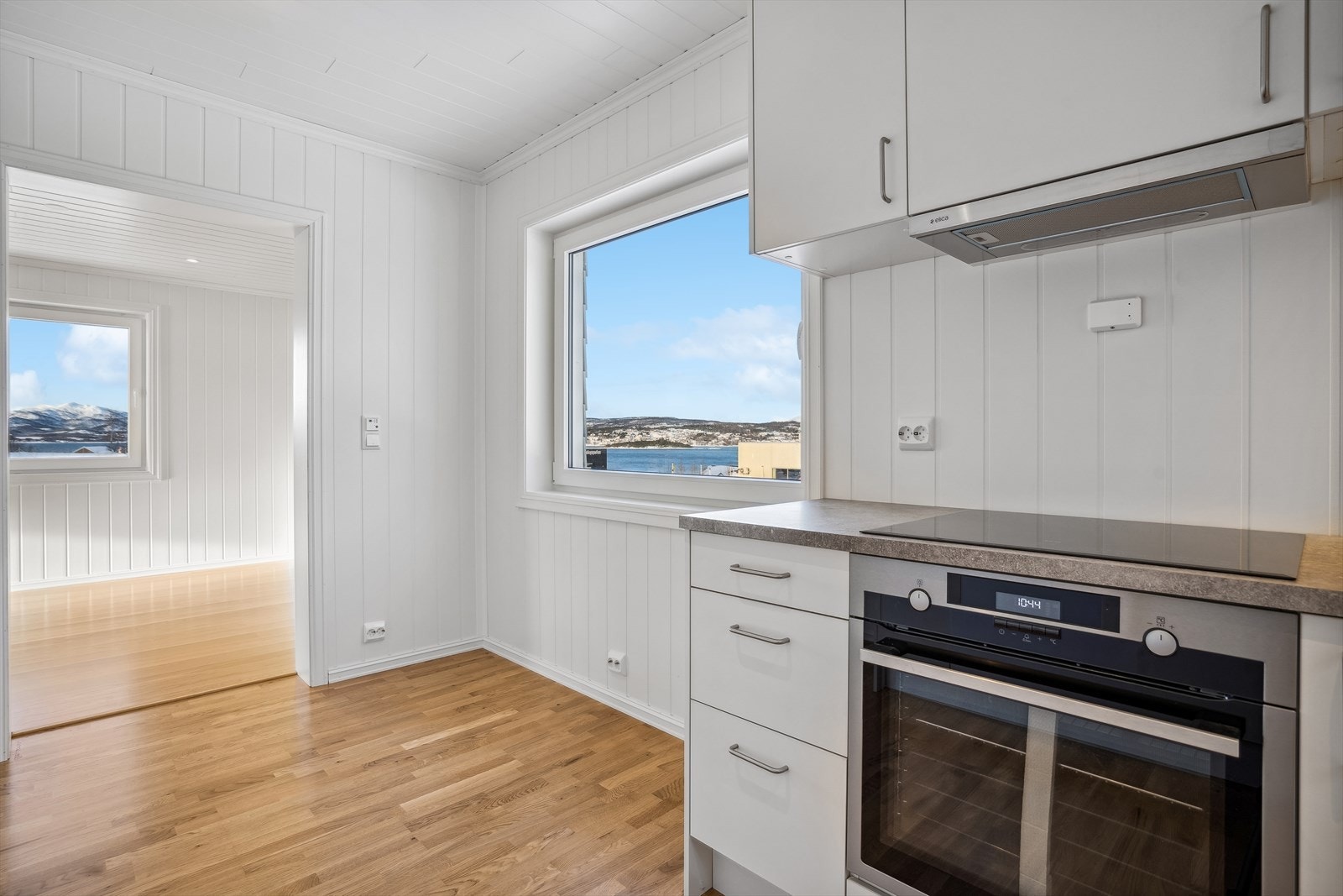 Det er mulig å etablere en liten frokostplass på kjøkkenet. Galleribilde