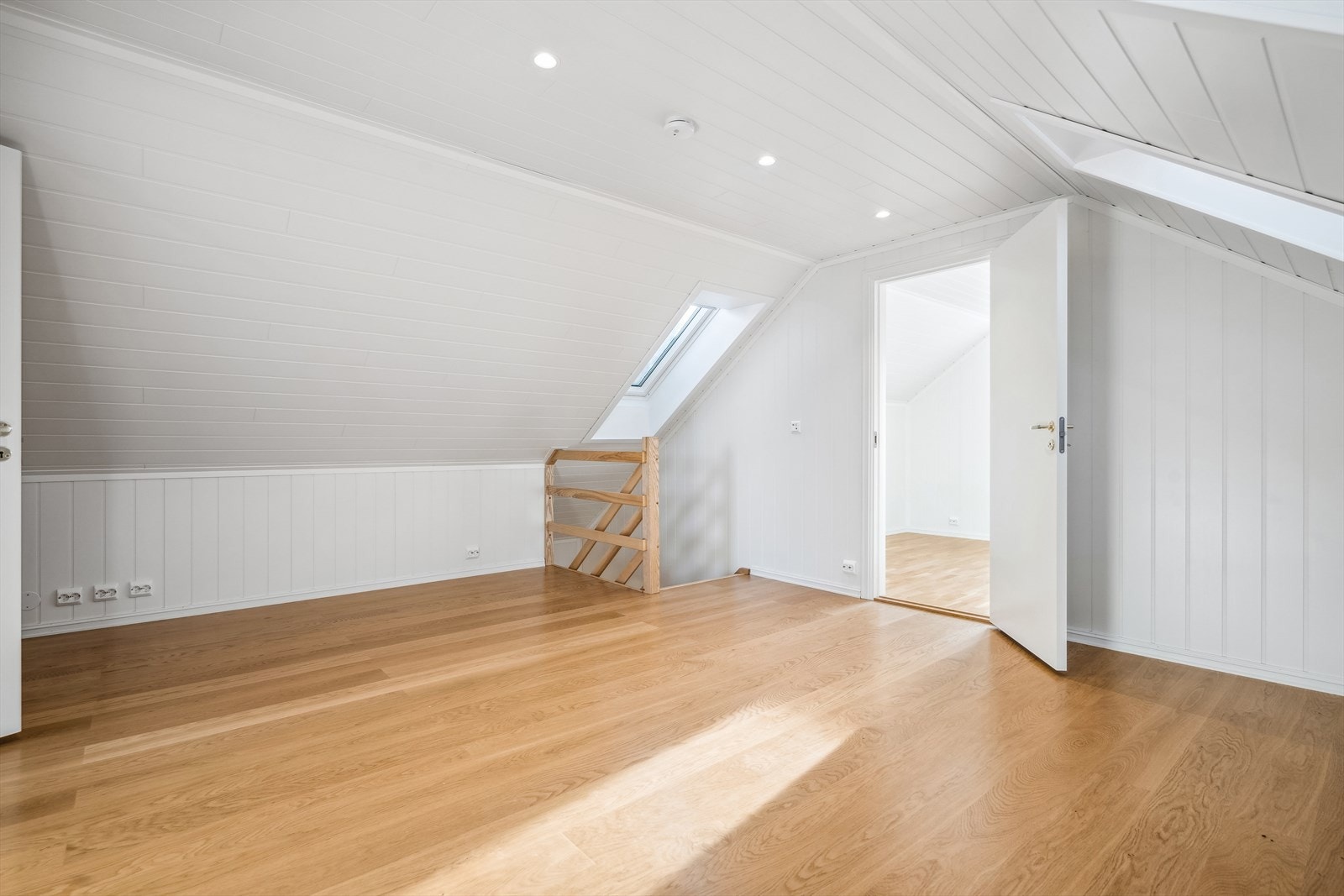 Fra loftgangen er det adkomst til begge soverommene. Galleribilde