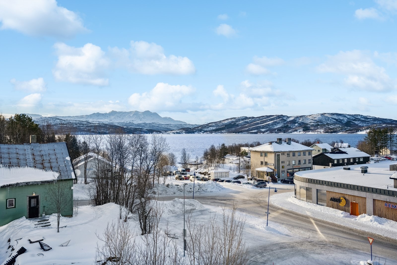 Fra leiligheten er det gangavstand til skoler og barnehager. Galleribilde