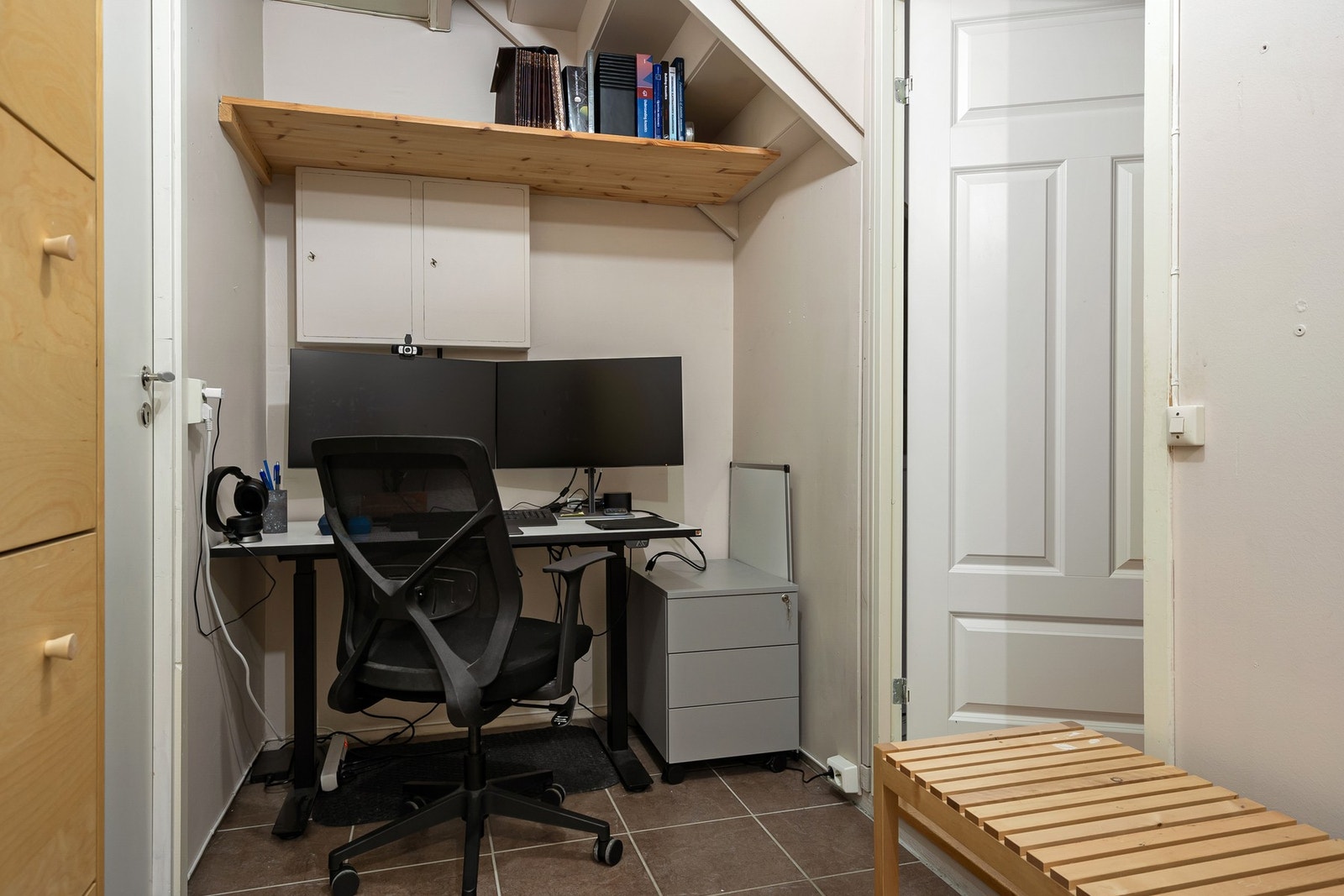 Rikelig med lagringsplass i boligen, samt utvendig bod. Galleribilde