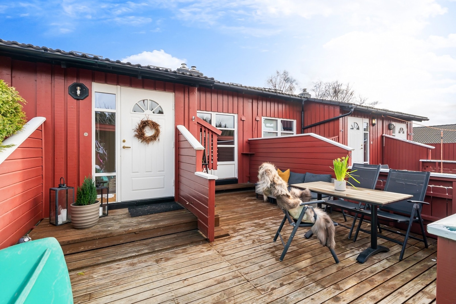 Fra boligen er det trygg gangvei til blant annet skole, barnehage, dagligvare og det man ellers behøver i hverdagen. Galleribilde