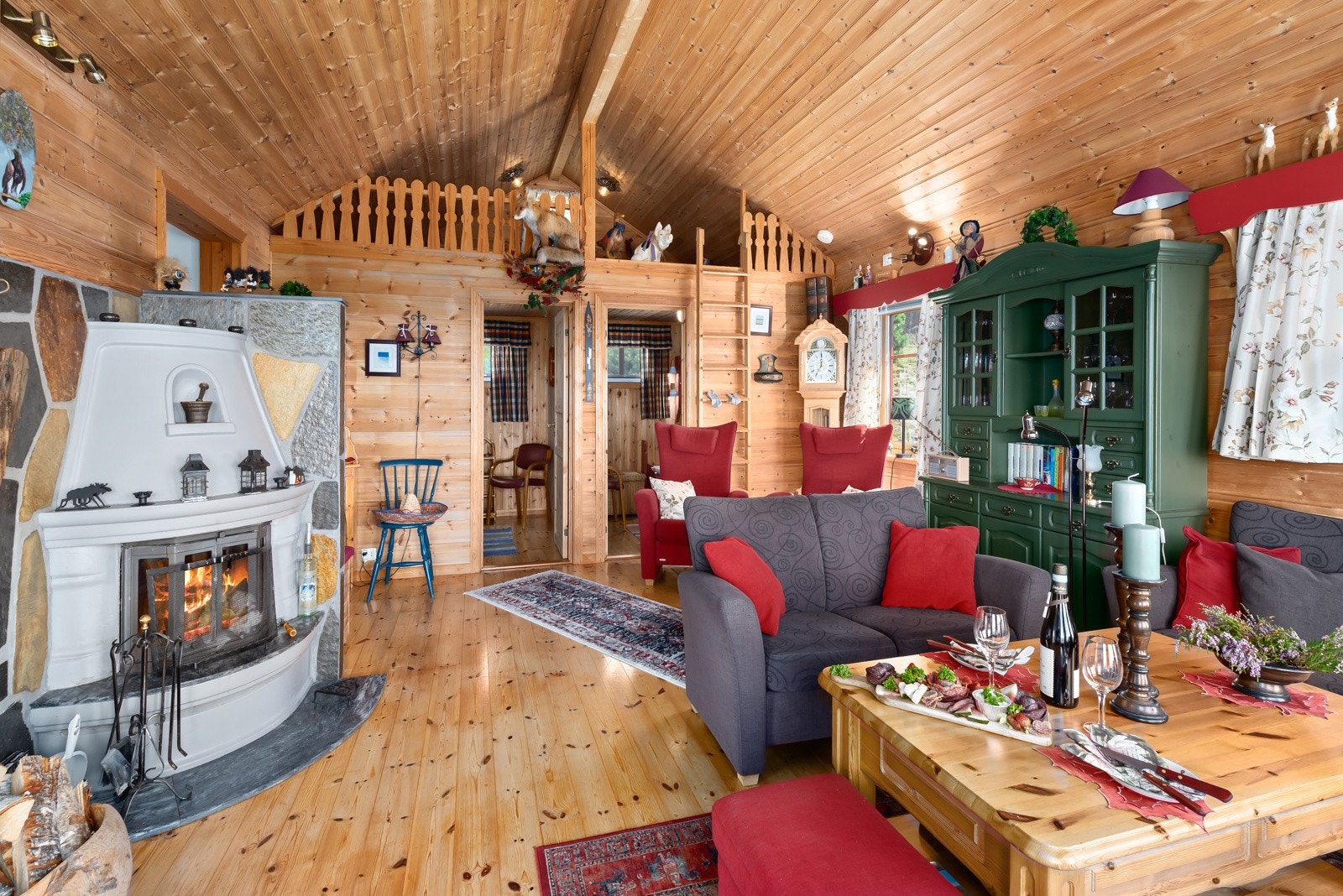 Det er også en liten hems i tilknytning til denne stuen. Galleribilde