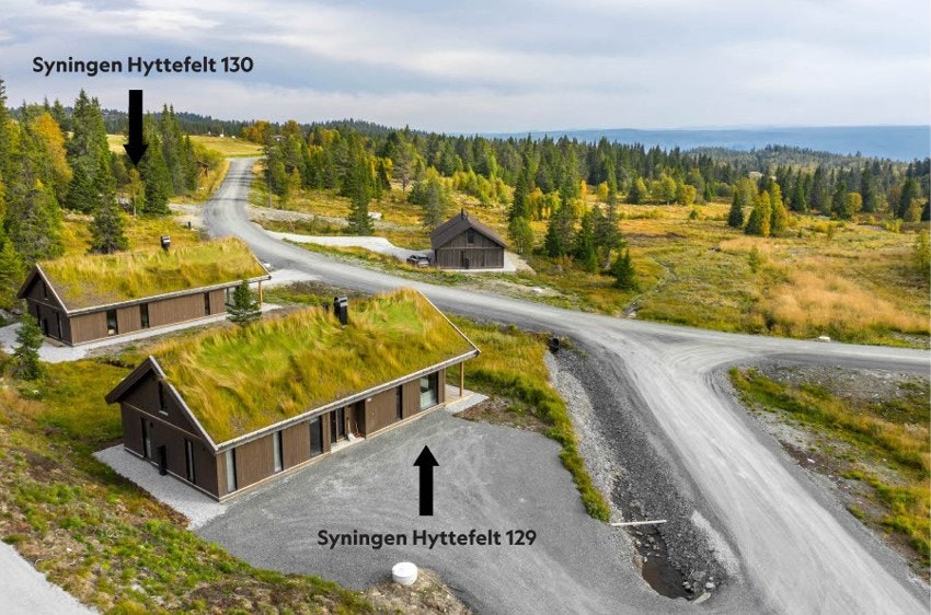 Hyttene oppleves svært romslig og inneholder bla. 4 soverom, bad m/ badstue og et stort hemsareal. Galleribilde