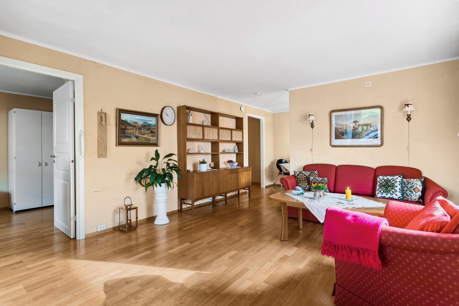 Stue med pipeløp. Galleribilde