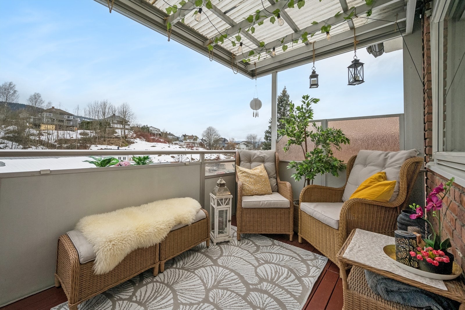 På balkongen kan man nyte solrike sommerdager. Galleribilde