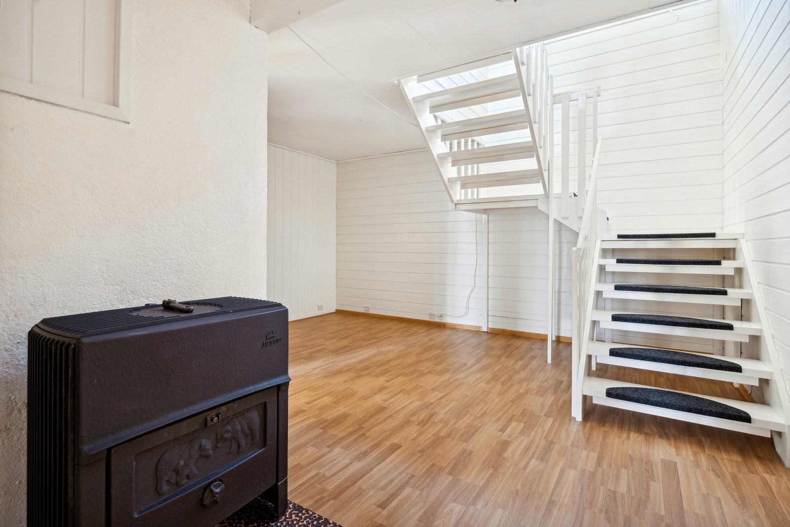 Hall med trapp. Galleribilde