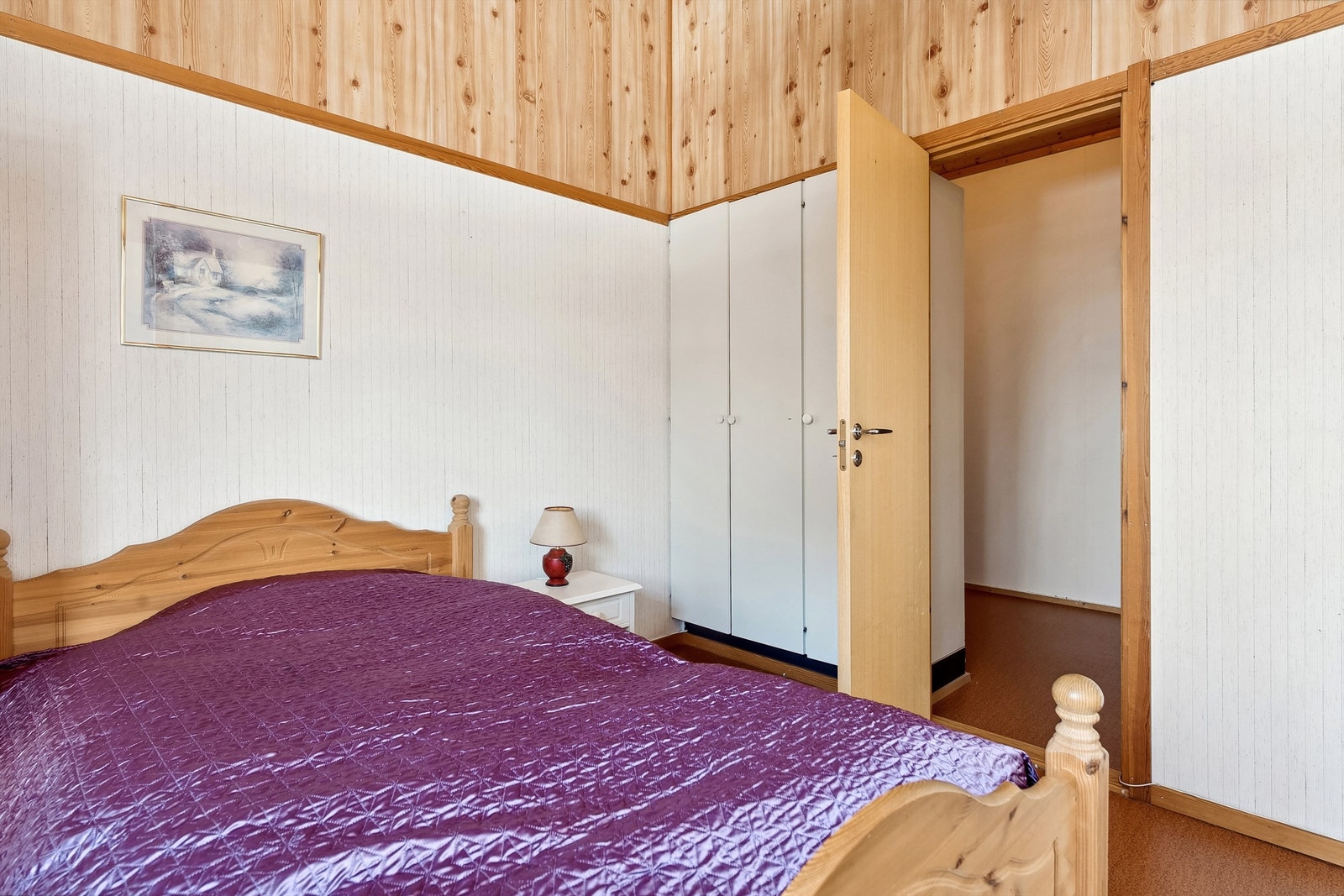 Fra soverommet er det adkomst til walk-in closet/bod. Galleribilde