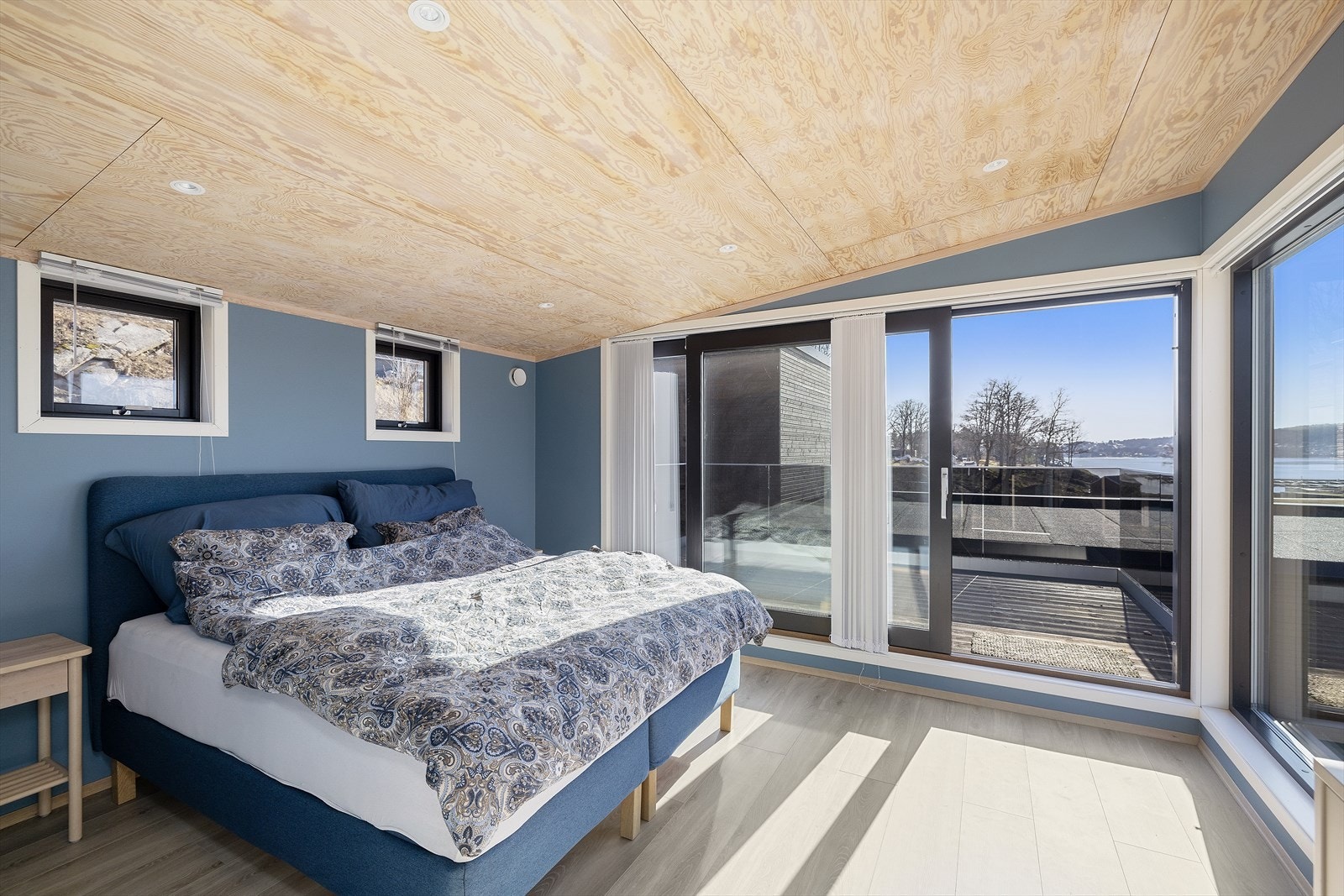 Stue i 2. etasje brukes i dag som hovedsoverom Galleribilde