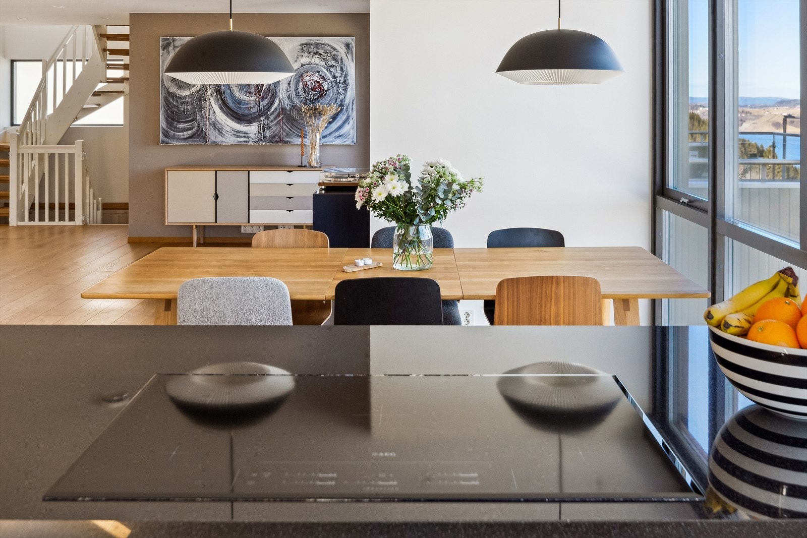 Samtalene kan flyte fritt mens det tilbredes middager eller hyggelige helgefrokoster til familien. Galleribilde