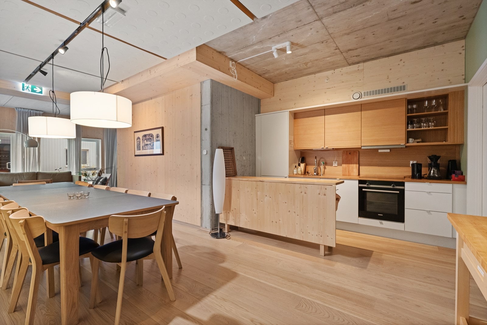 Vindmøllebakken bærekraftig bofellesskap er en helt ny måte å bo på, en får 500 m2 i tillegg (til din egen leilighet). Bildet er fra fellesromselskapslokale Galleribilde