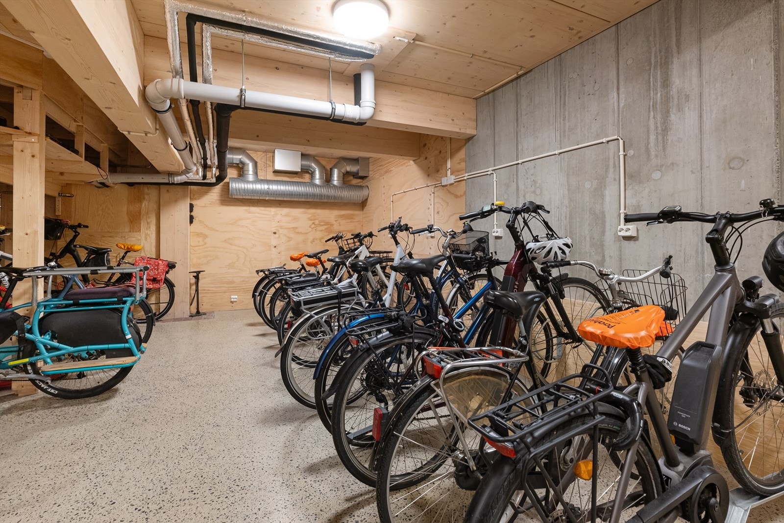 Felles innendørs sykkelparkering Galleribilde