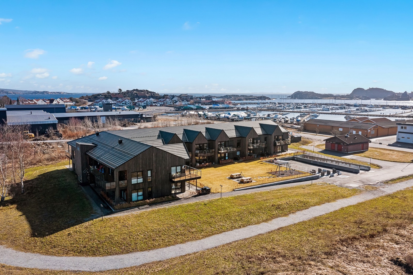 Dette er en super bolig for deg som ønsker å bo sentralt i Stavern, men likevel i et rolig område Galleribilde