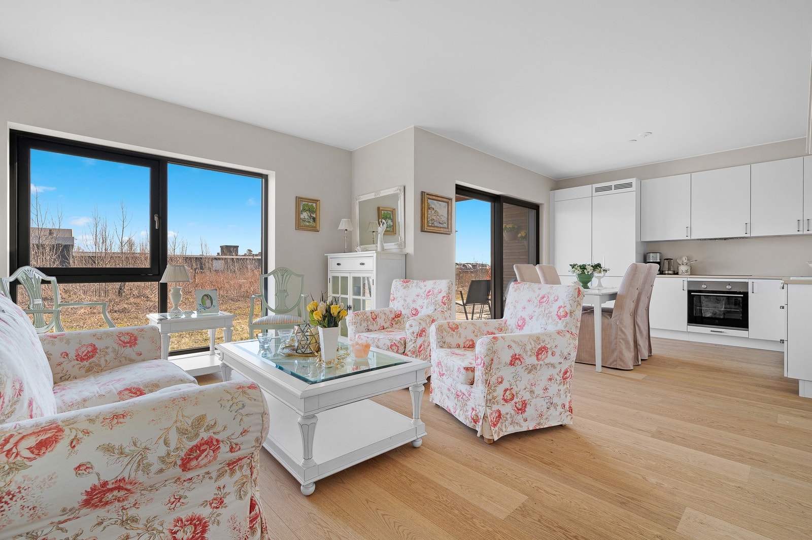 Leinæs Partners v/Thomas A. Østmo har gleden av å presentere Alkeveien 16! Galleribilde