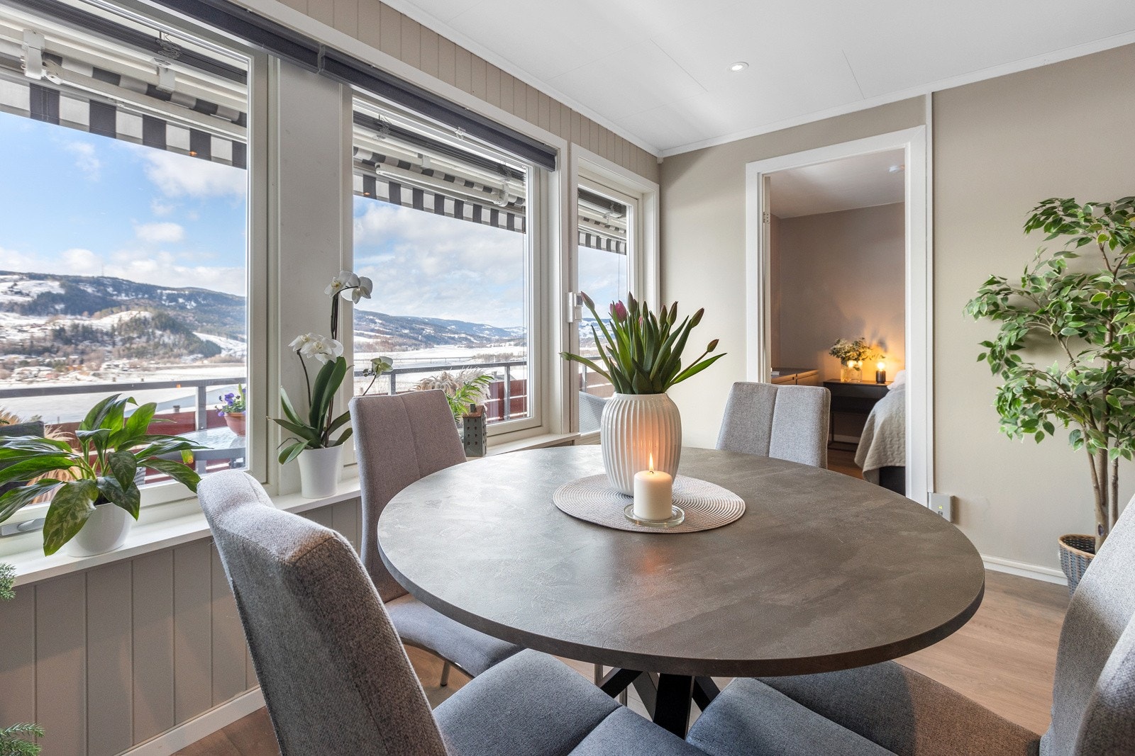 God plass til feks et rundt spisebord som denne eier har Galleribilde