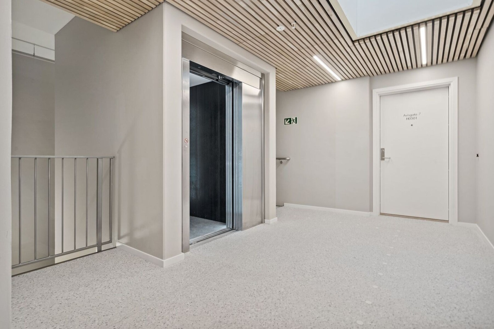 Heis ved trapperom. Galleribilde