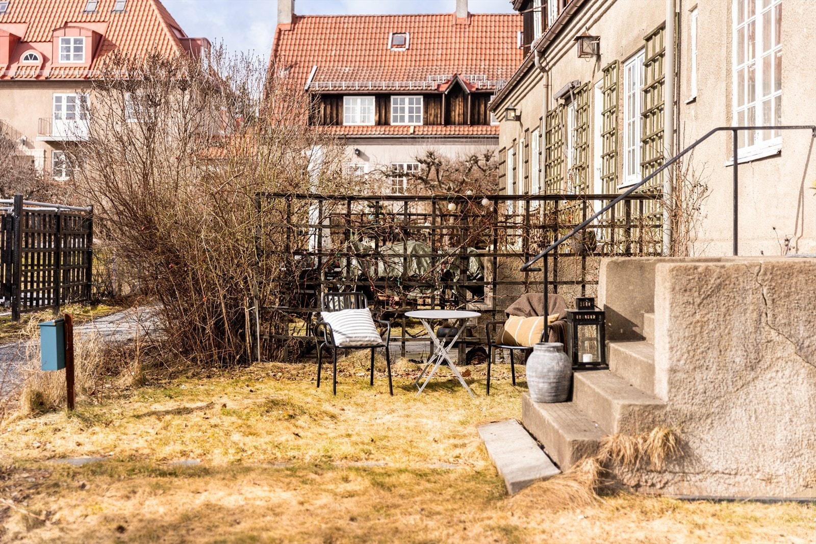 Den andre hageparsellen vender inn mot det indre gårdsrommet som består av frodige hageparseller og rolige internveier som skaper trygge og flotte omgivelser. Galleribilde