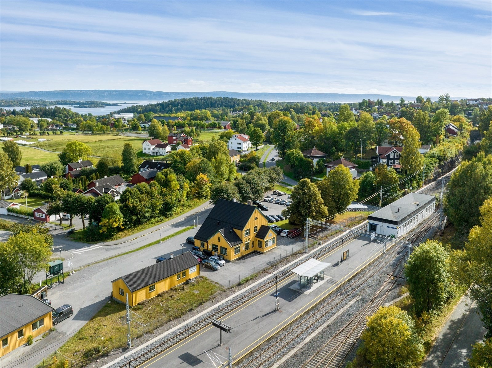 Hvalstad stasjon ligger i kort gangavstand fra boligen Galleribilde