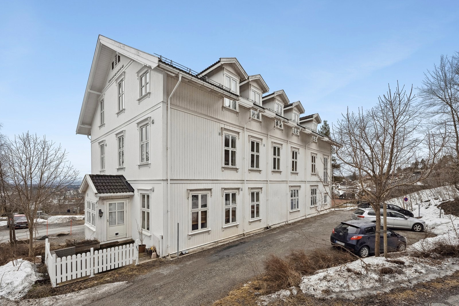 Bygget ble renovert og ombygget i 2011 med leiligheter. Galleribilde