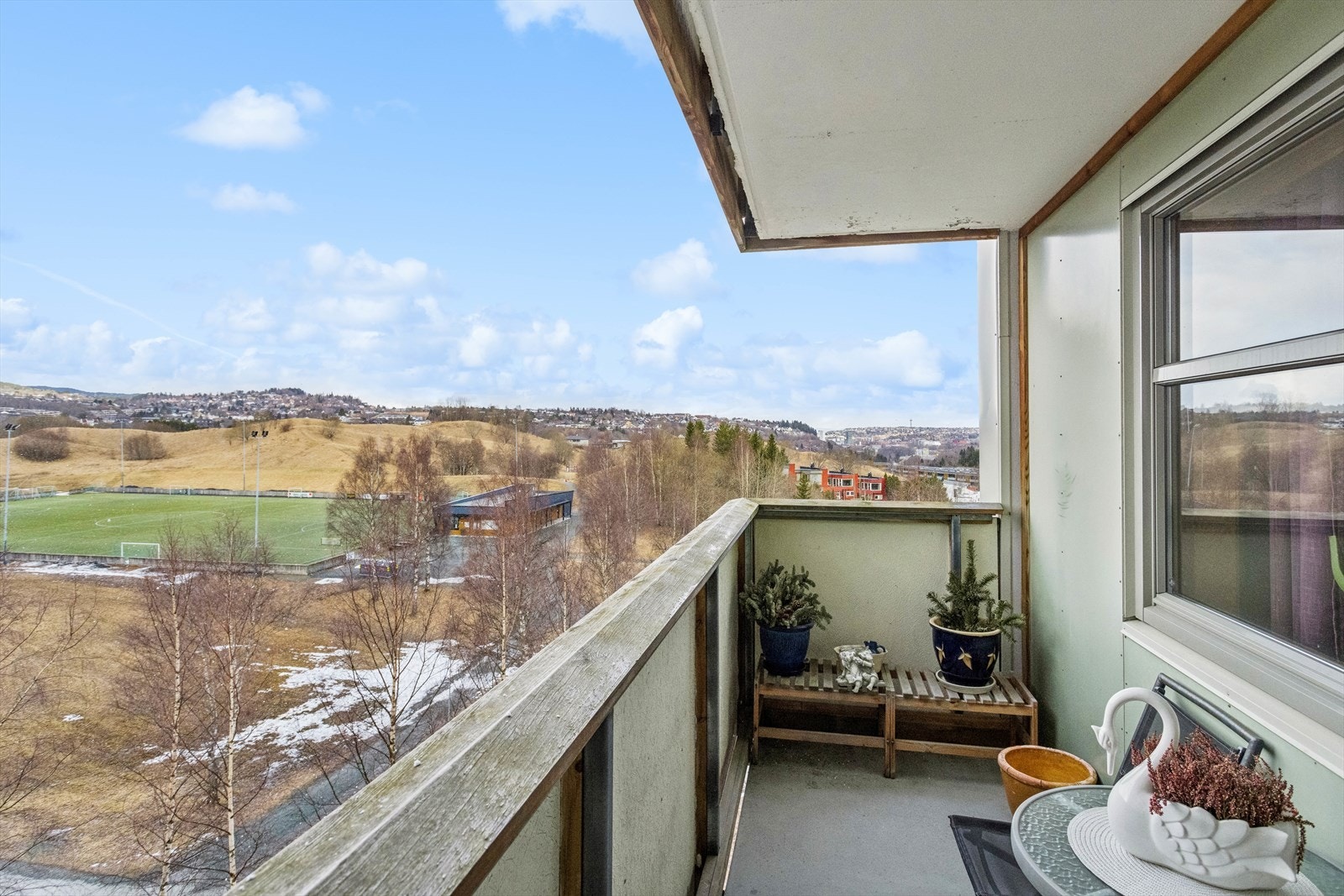 Balkong med adkomst fra kjøkkenet. Galleribilde
