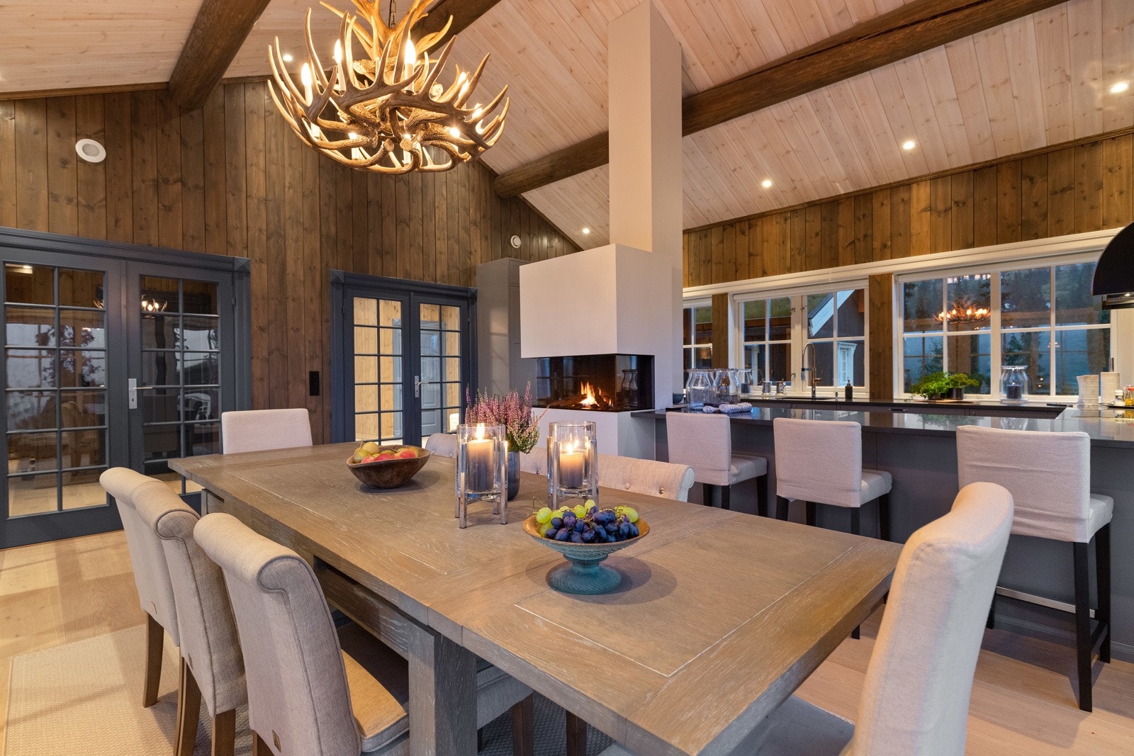 Hytten fremstår med en særdeles gjennomtenkt og funksjonell planløsning. Galleribilde