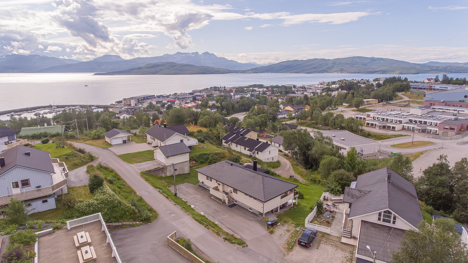 Gangavstand til både barnehage og skole. Galleribilde