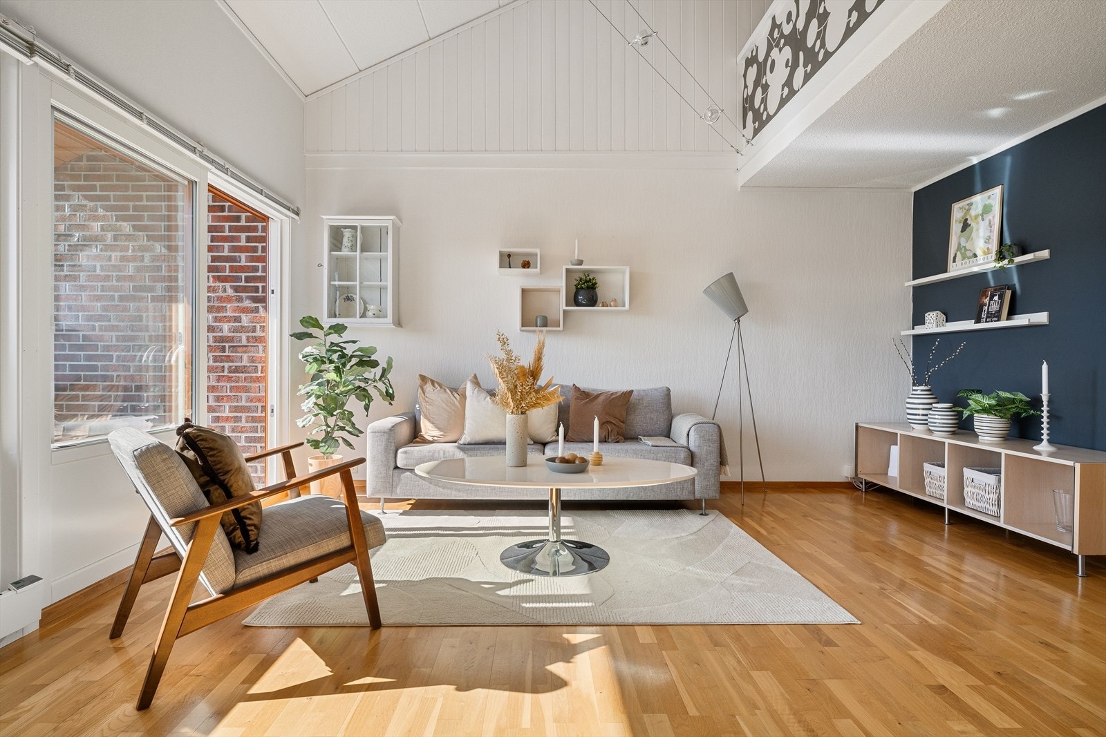 EiendomsMegler1 v/Katrine Garstad presenterer topp- og ende leilighet i Kari Lofthus' gate 30 Galleribilde