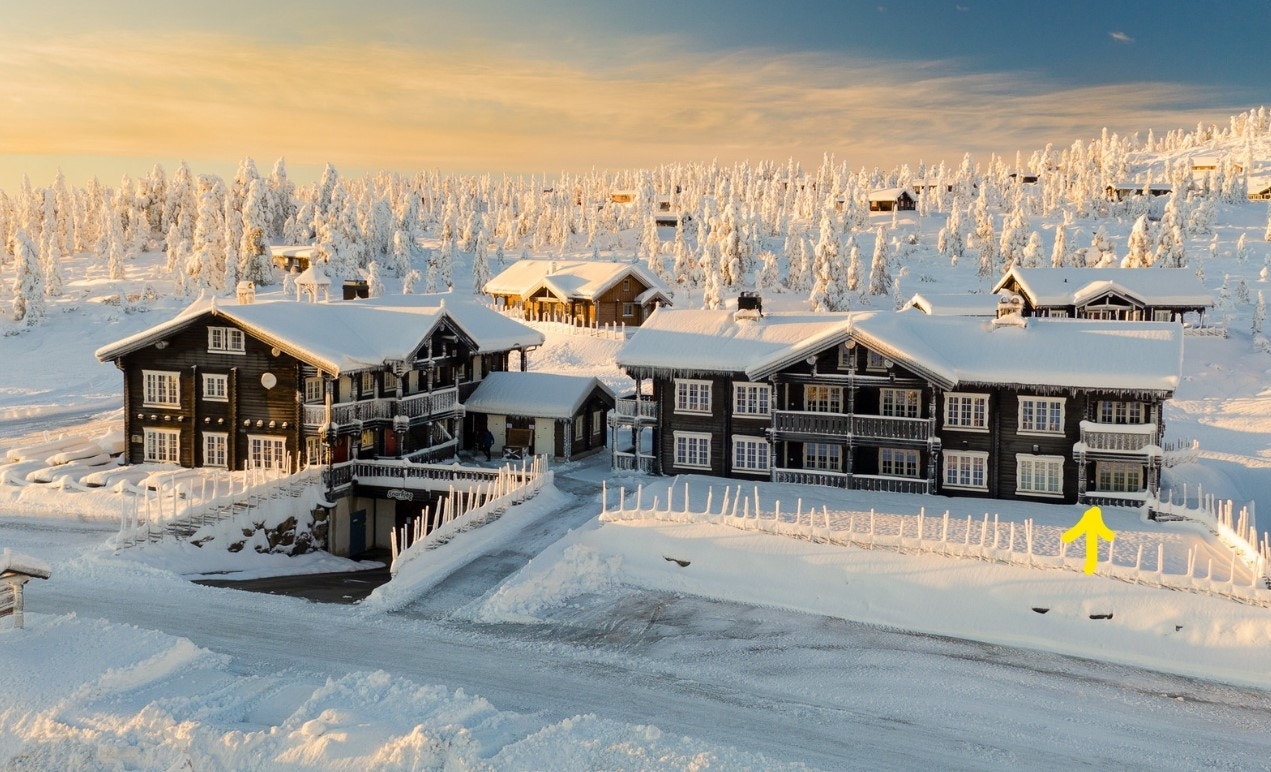 Blefjell Lodge vinter, leilighet nederste etg helt til høyre Galleribilde