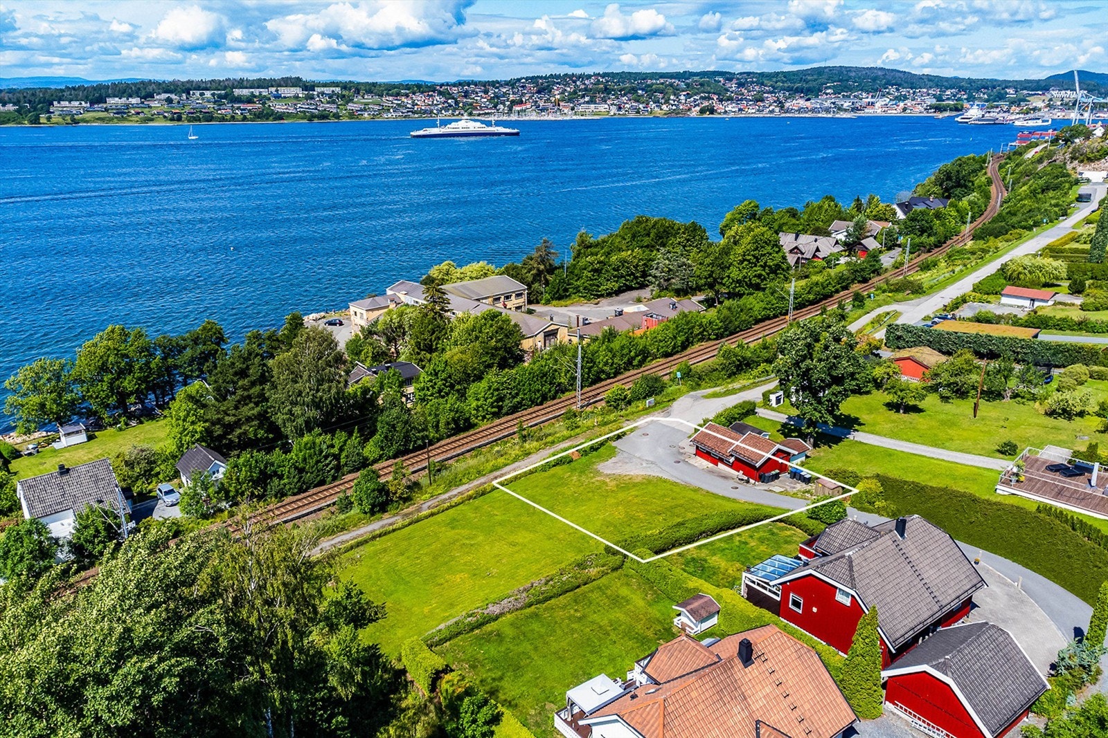 Ny jernbanetunnel er under bygging, hvilket antas medføre at dagens trasé legges ned. Galleribilde