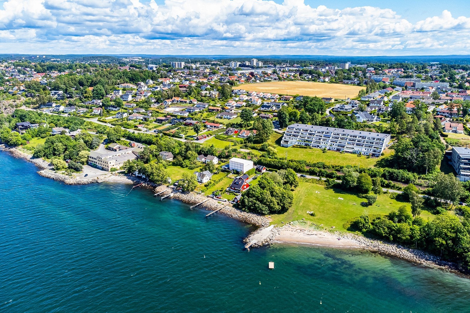 I Norrønaveien kan du bo sentralt og samtidig nyte godt av nærhet til sjøen og vakre turområder. Galleribilde