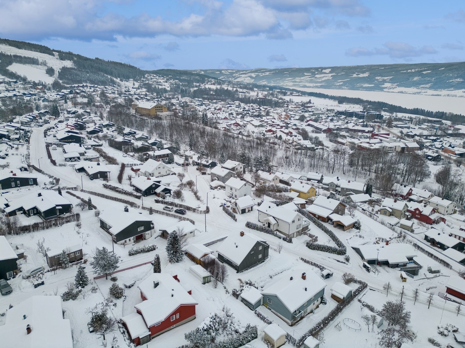 Eiendommen har en attraktiv beliggenhet, like sør for Maihaugen. Galleribilde