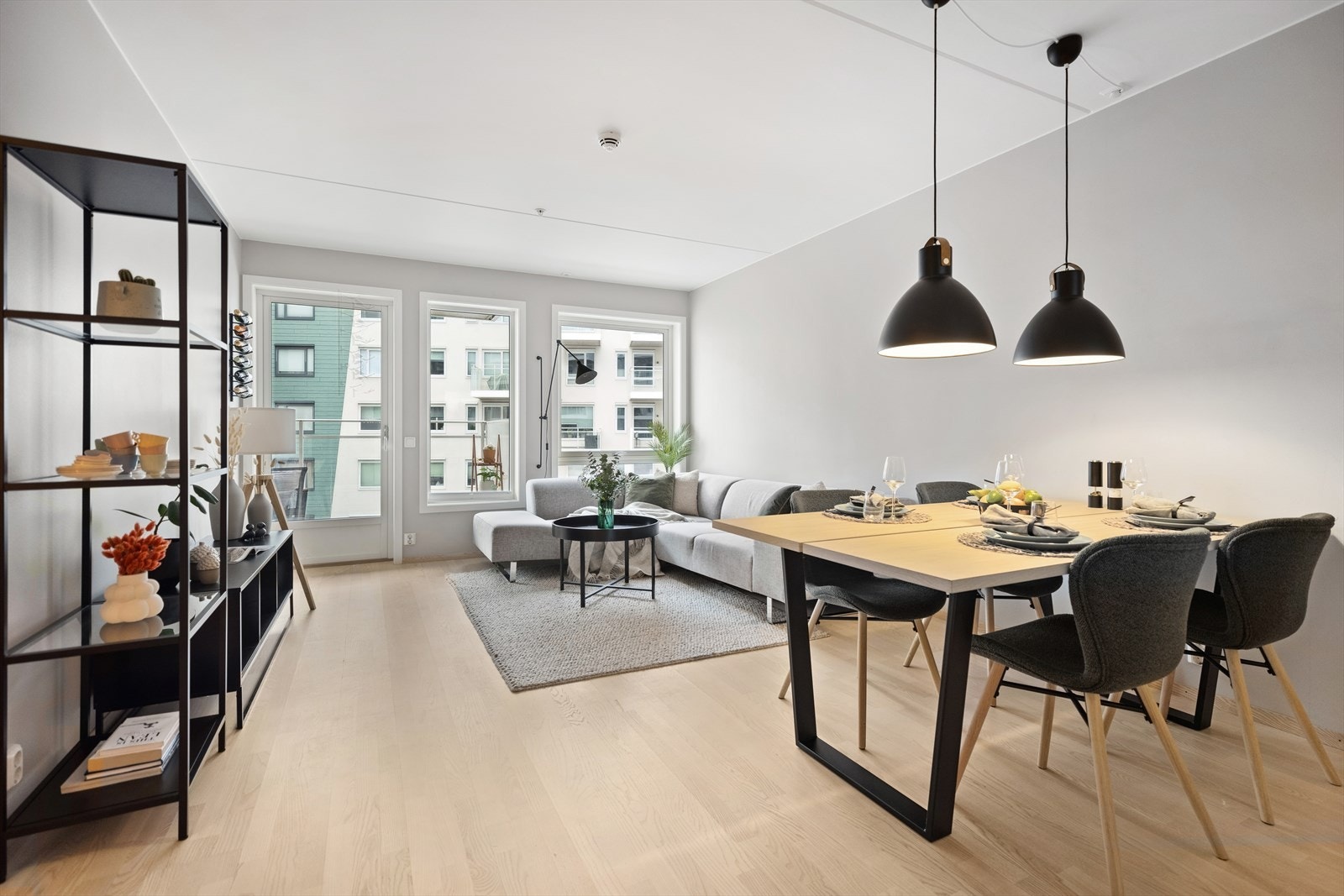 Stine Opstadmo ved DNB Eiendom har gleden av å ønske velkommen til Lørenveien 64A! Galleribilde
